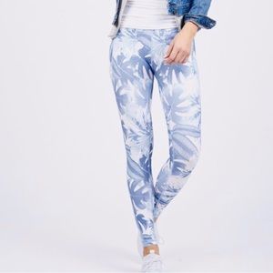 AXS Le Tote palm leaf leggings